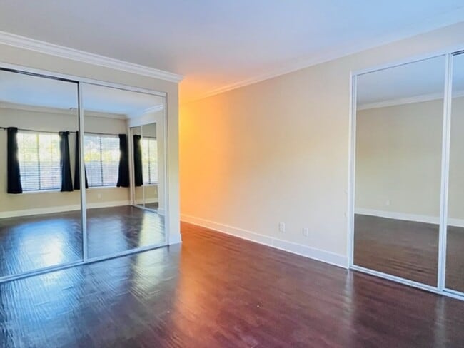 Building Photo - Beautiful, Lower-Level 2BD/2BA, Corner Con...