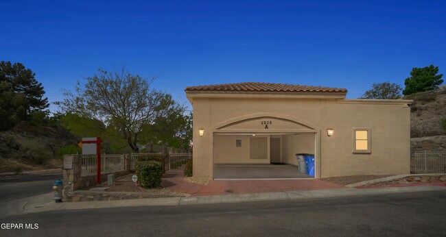 Building Photo - 5939 Bandolero Dr