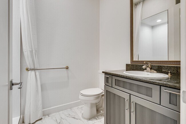 Building Photo - Luxury Summerlin Living in Gated Canyon Cr...