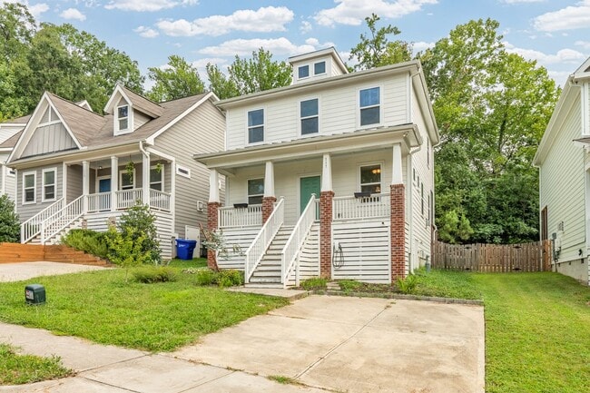 Building Photo - 117 Dunstan Ave