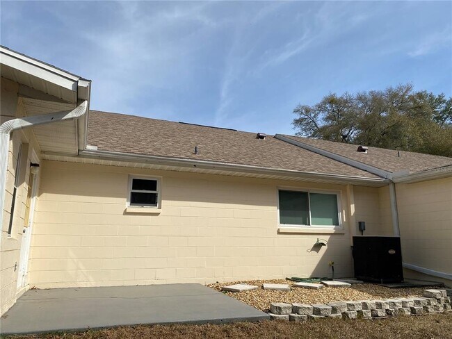 Building Photo - 8666 SW 92nd Ln