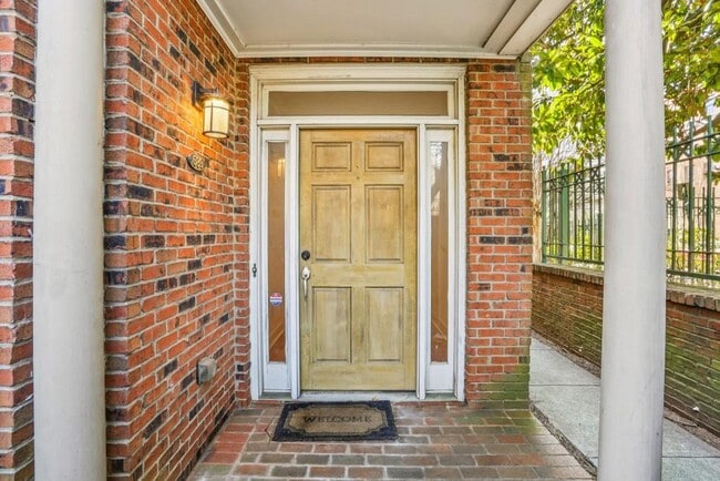 Building Photo - 689 Bonaventure Ave NE