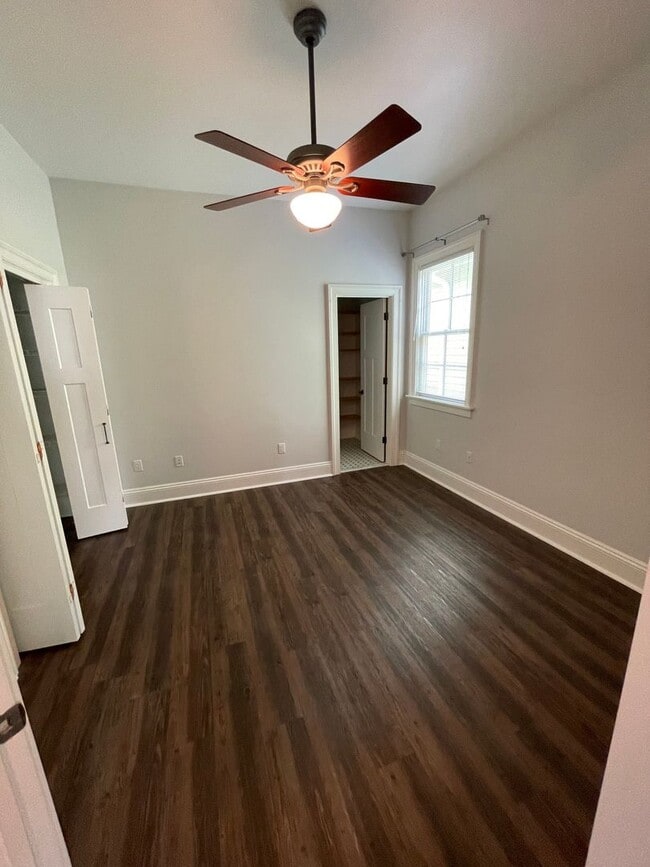 Building Photo - 2BD/2BA near Tulane