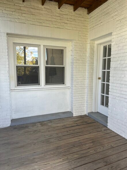 Building Photo - 33 Highgate St