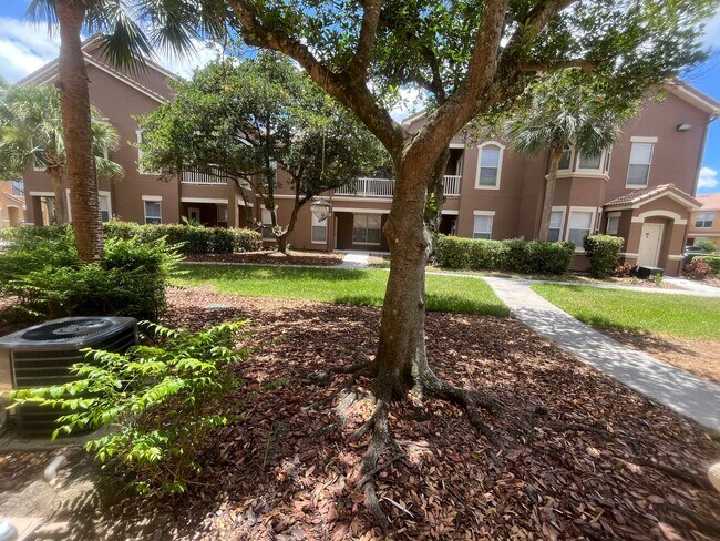 Building Photo - 8819 Villa View Cir