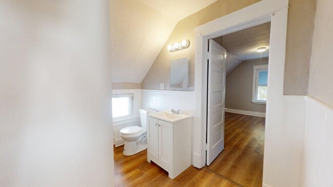 Building Photo - 2818 E 119th St