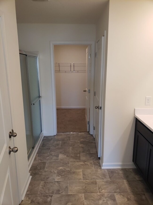 Building Photo - 3 Bedroom / 2.5 Bath Home Kingsport TN - Over 2100 Sq Foot!