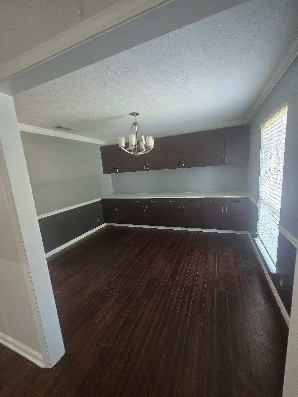 Building Photo - 503 Breslin Ave