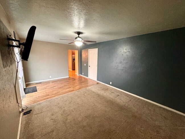 Building Photo - Beautiful Home in Prime Meridian Location