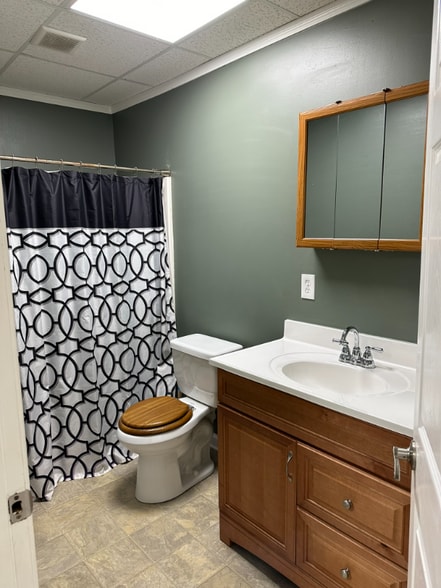 Building Photo - 1675 Old Nelson Rd