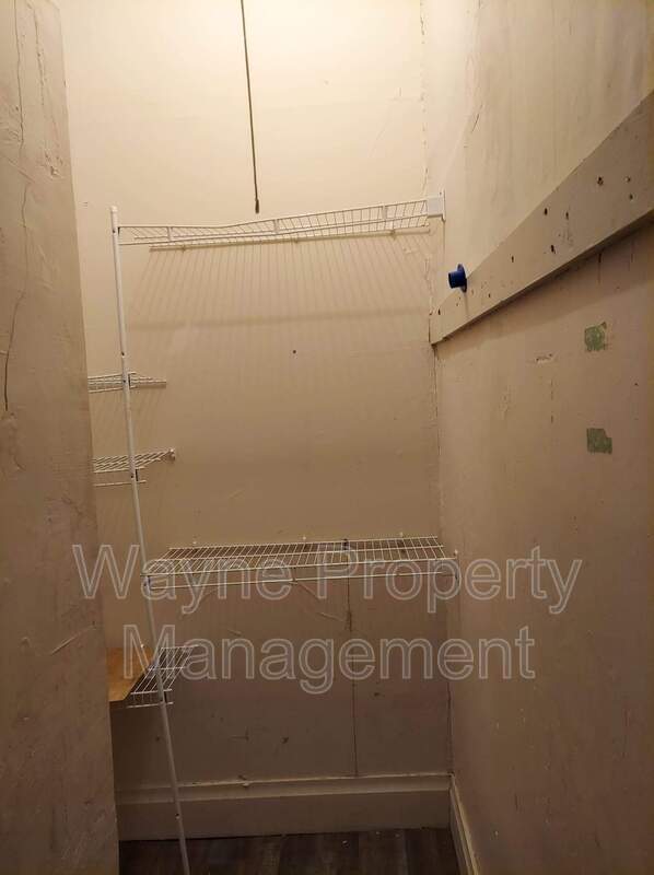 Building Photo - 744 1st St