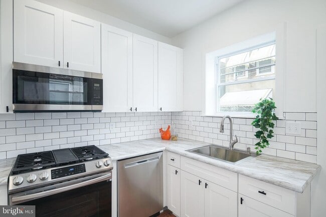 Building Photo - 1424 S Marston St