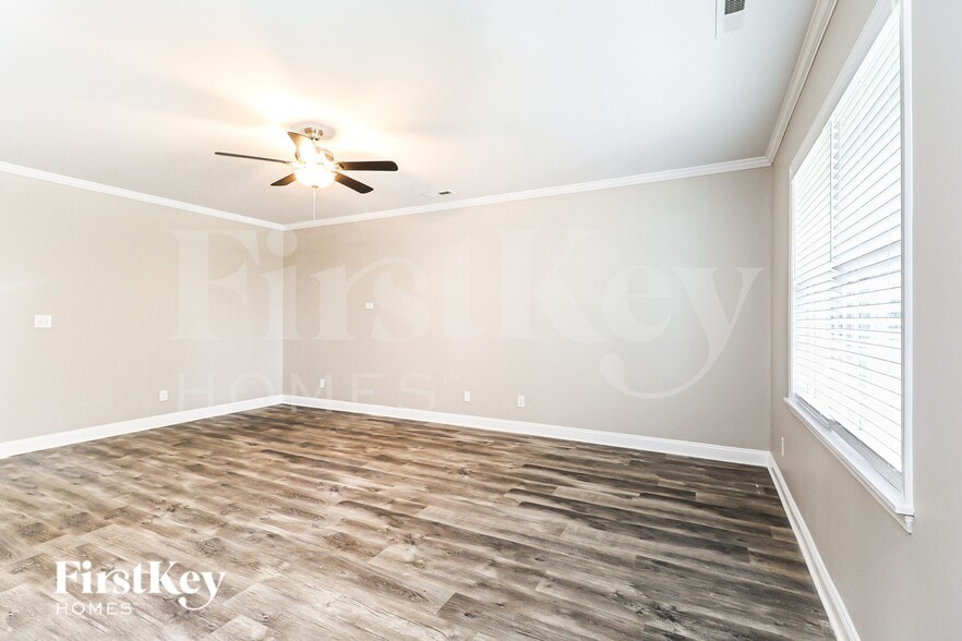 Building Photo - 5602 Falkland Lane