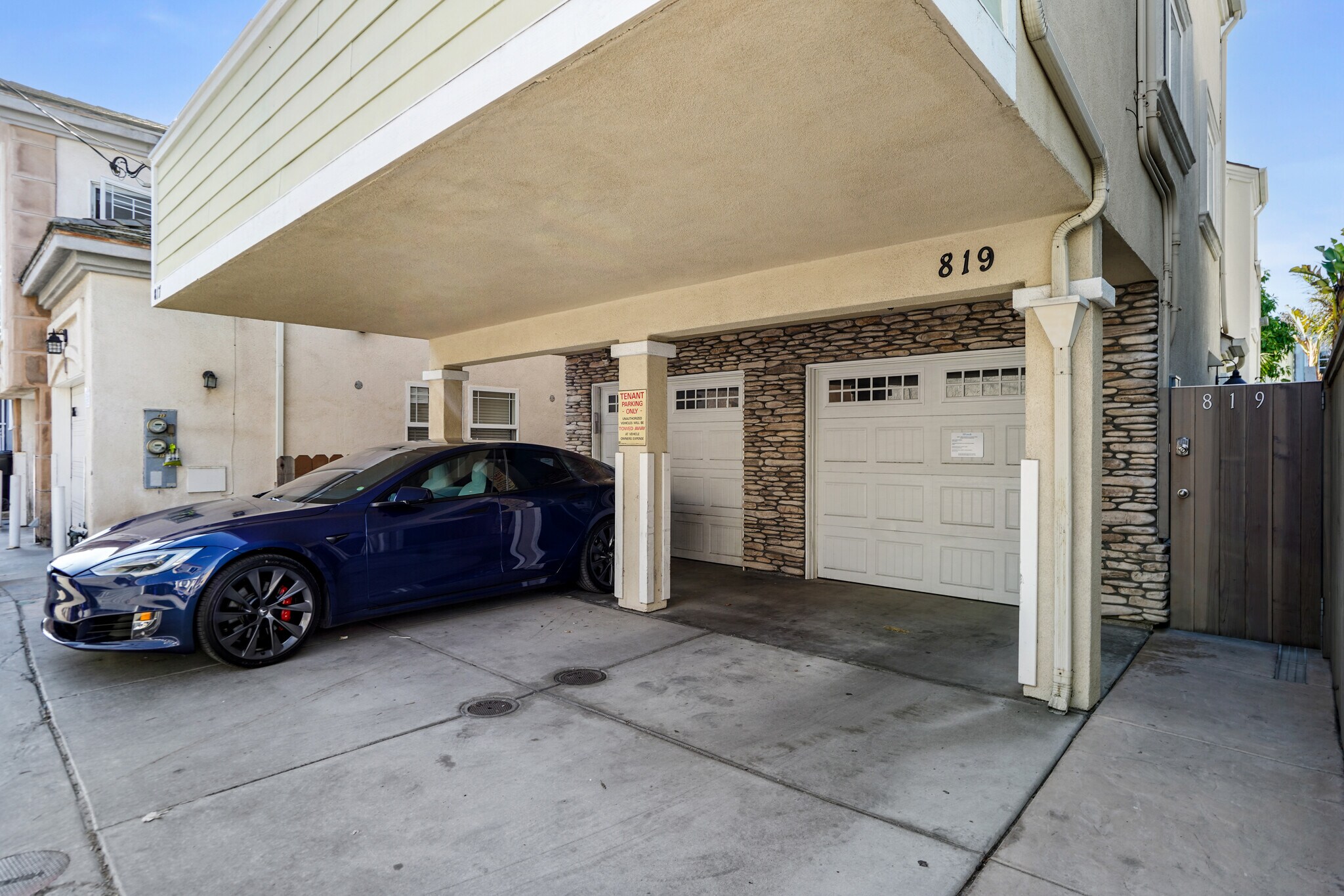 Building Photo - 819 Ostend Ct