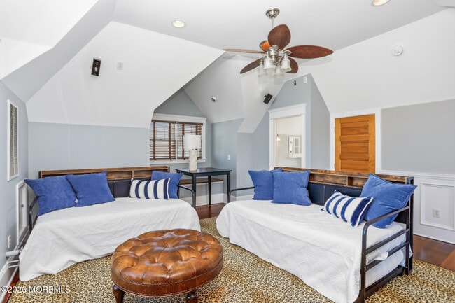 Building Photo - 565 Trout Ave