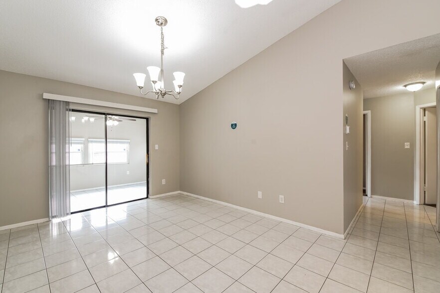 Building Photo - 1348 Andes Dr