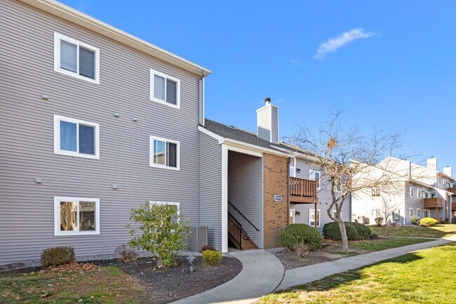Building Photo - 7520 Tamarron Dr