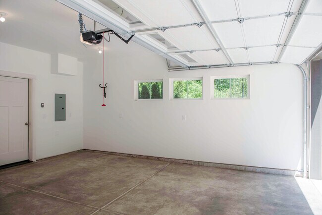 Building Photo - 12003 SE High Creek Rd