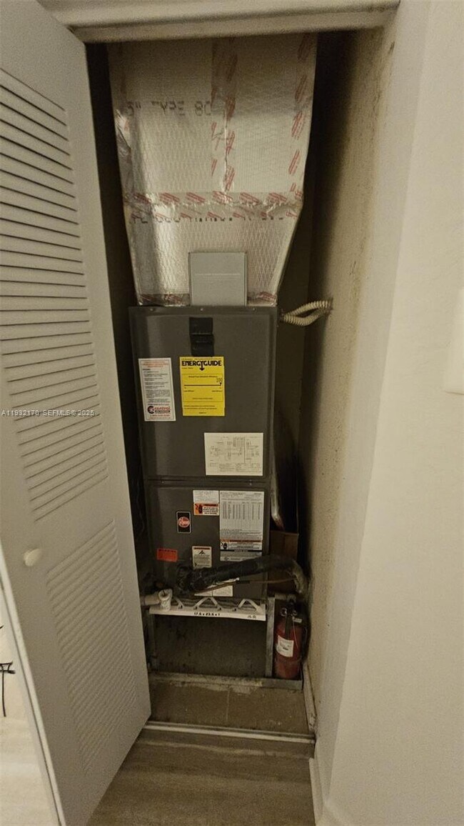 Building Photo - 8785 NW 116th Ct