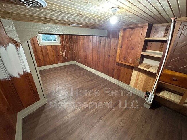 Building Photo - 2316 Spruce Ave