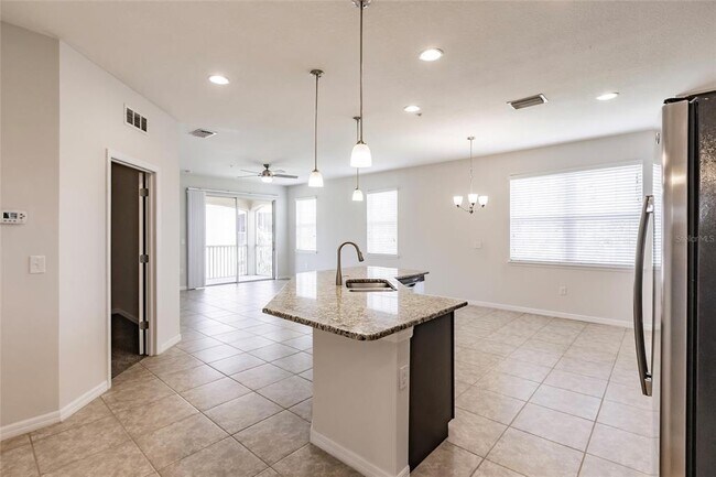 Building Photo - 3215 Oriole Dr