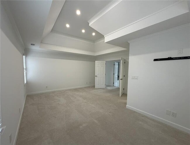 Building Photo - 4865 Chesterfield Ct