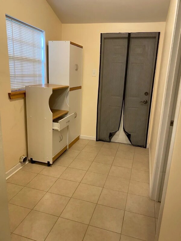 Building Photo - 2721 Second St