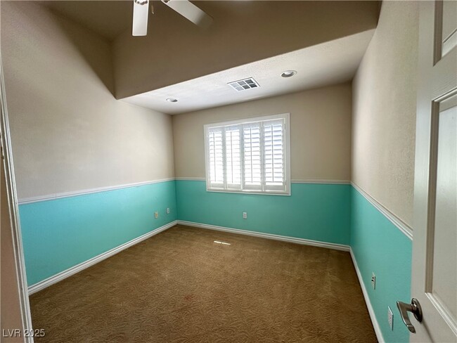 Building Photo - 1033 Puerta Del Sol Dr