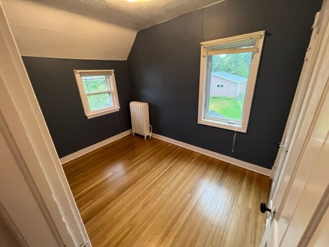 Building Photo - Duluth MN - 4+ bed - 2-bath - 2-car garage