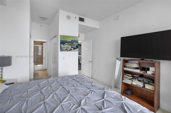 Building Photo - 7901 Hispanola Ave