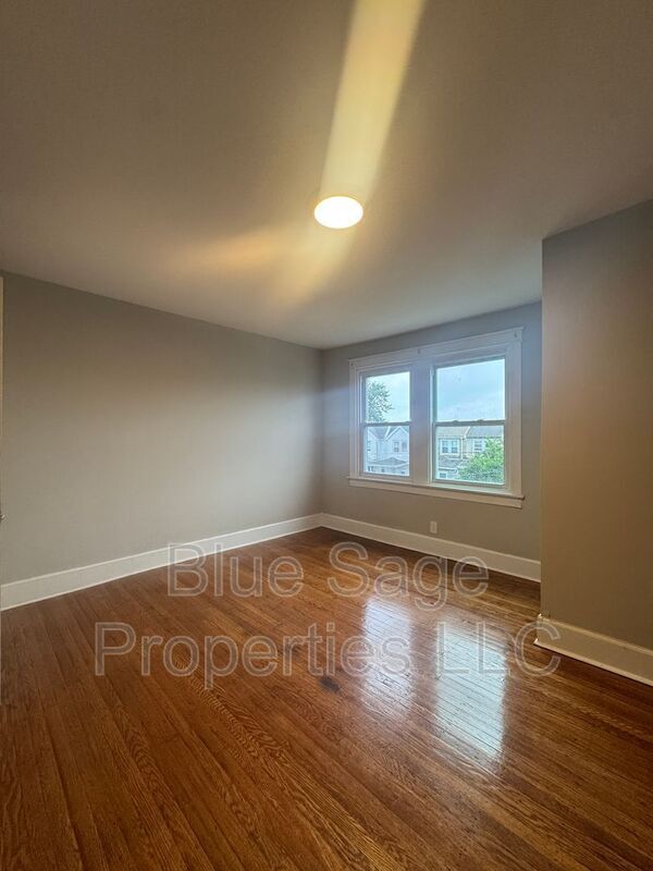 Building Photo - 7059 Greenwood Ave