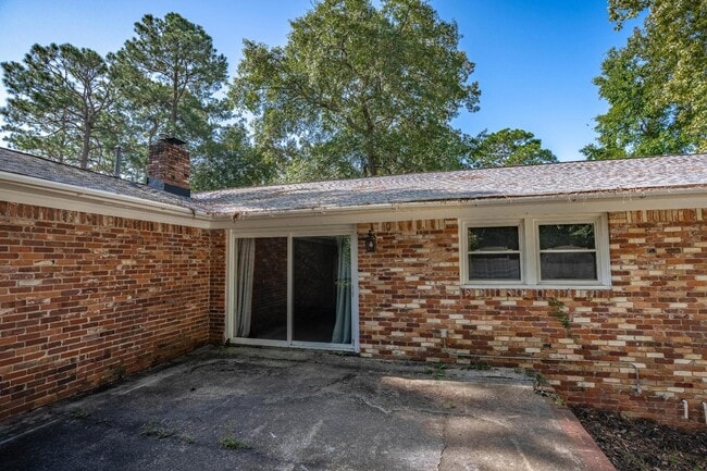Building Photo - 3533 Greenleaf Rd
