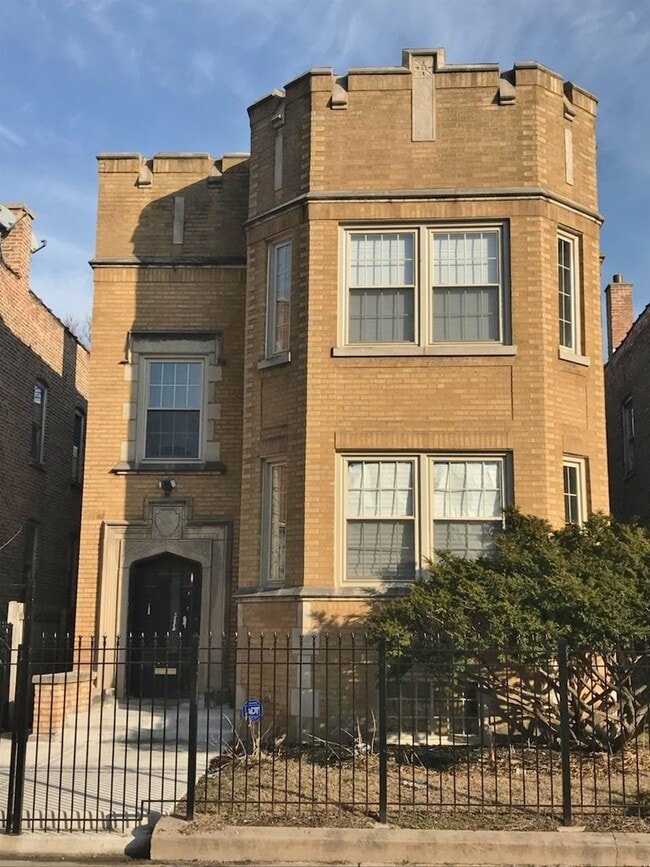Primary Photo - 8105 S Green St