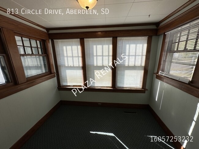 Building Photo - 712 N Washington St