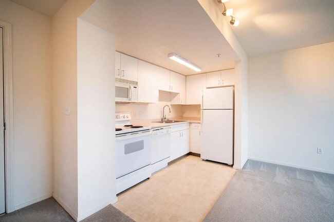 Building Photo - 8200 Oceanview Terrace