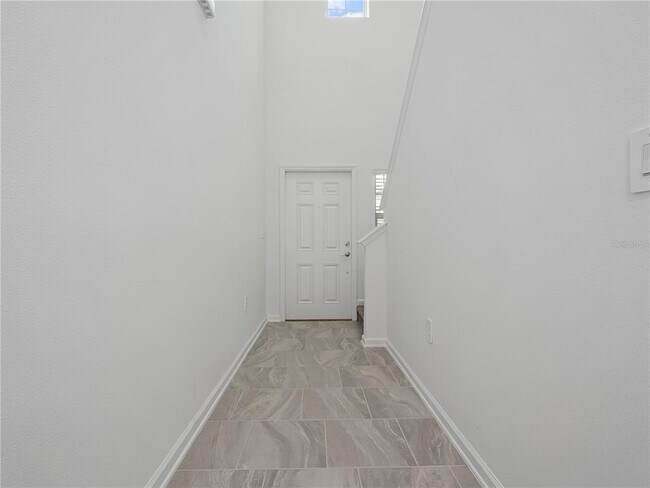 Building Photo - 571 Jett Ln