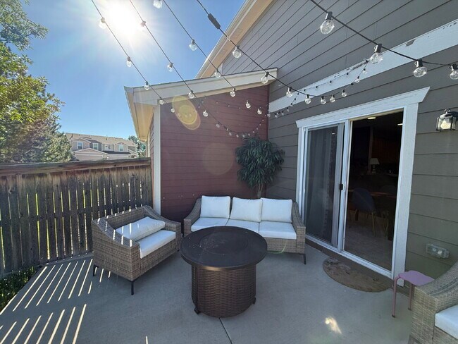 Building Photo - "Charming 3-Bedroom Duplex in Castle Rock"    Spacious 1806 Sq Ft, 2.5 Baths!  Available - NOW