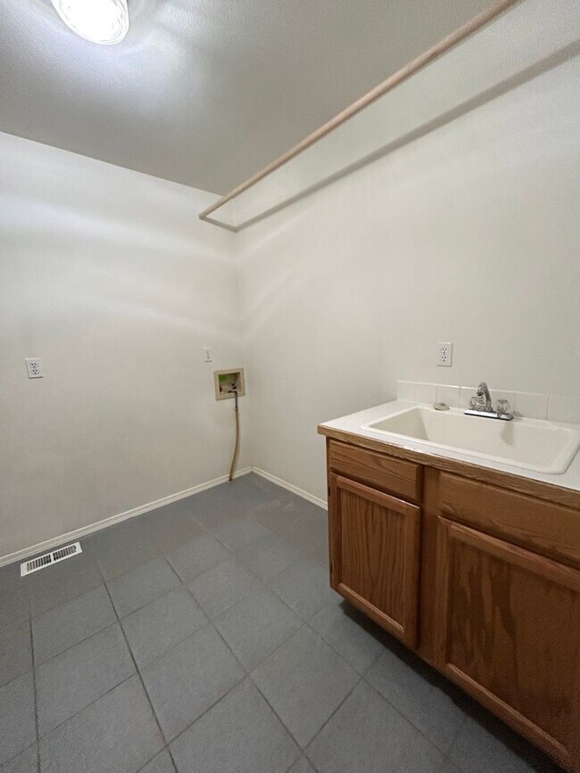 Building Photo - Charming Single-Level Home in Eagle with 3 Bedrooms and 2 Bathrooms! | $600 OFF FIRST MONTH'S RENT!!