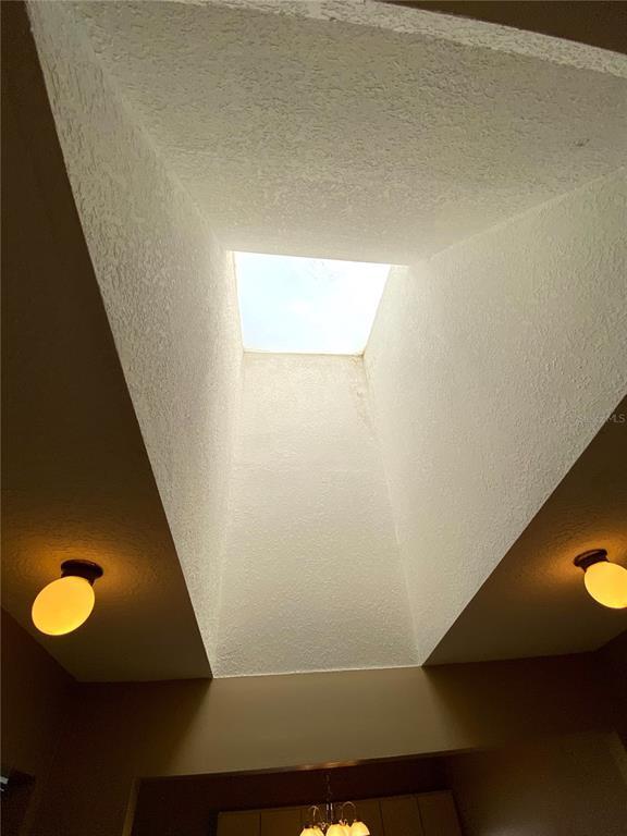 Building Photo - 755 Golden Sunshine Cir