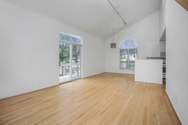 Building Photo - 18131 Mohawk Dr