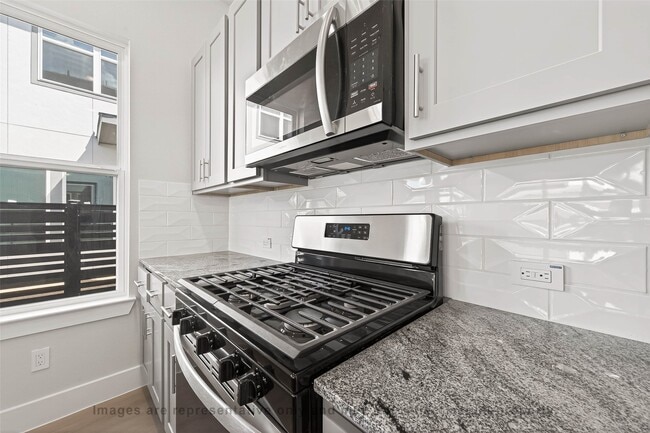 Building Photo - 10719 Mason Rd