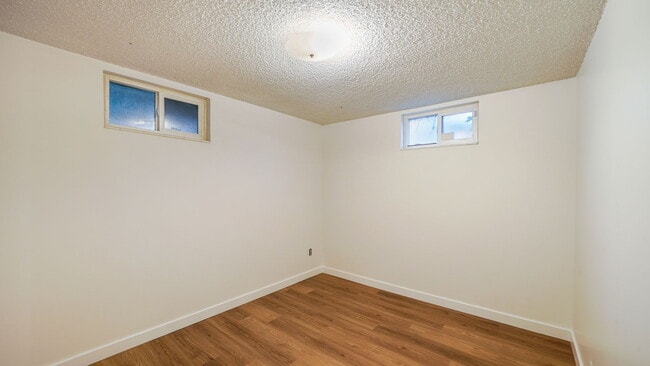 Building Photo - 1275 E Lavon Dr