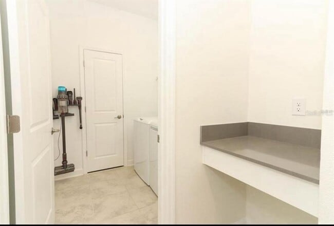 Building Photo - 2872 Nottel Dr