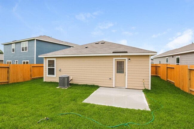 Building Photo - 26420 Richter Dr