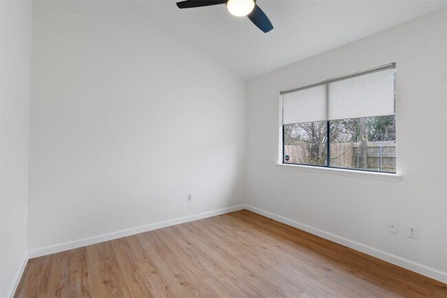 Building Photo - 2419 Ashley Way