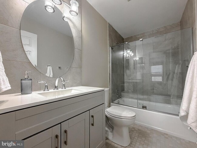 Building Photo - 23185 Pembrook Dr