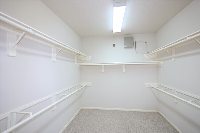 Building Photo - 4810 Zachary Ln