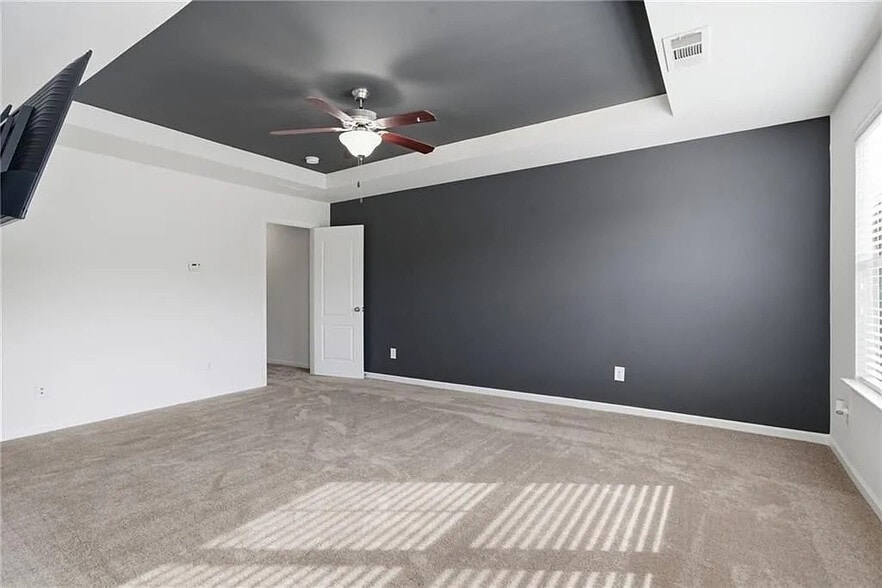 Building Photo - Room in Townhome on Paxton Dr SW