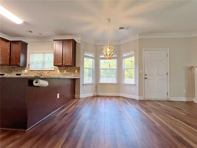 Building Photo - 516 Sprayberry Dr