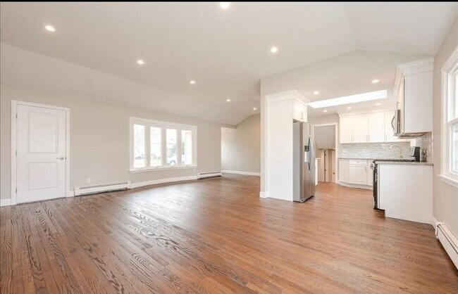 Building Photo - 750 Tanglewood Rd